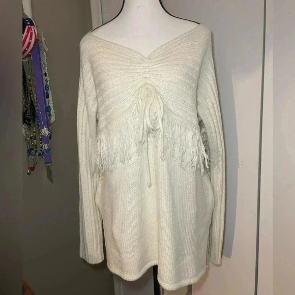 Listicle Sweaters - Listicle knit Sweater size medium